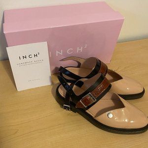 INCH2 Vinyl Closed Toe Sandals